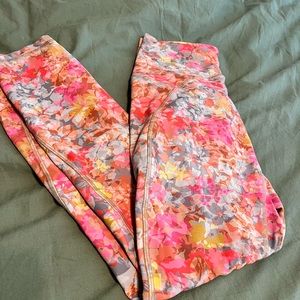 Lululemon size 6 leggings